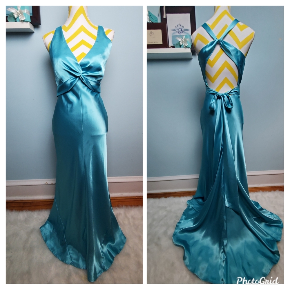 Elegant satiny aqua open back prom dress size 6